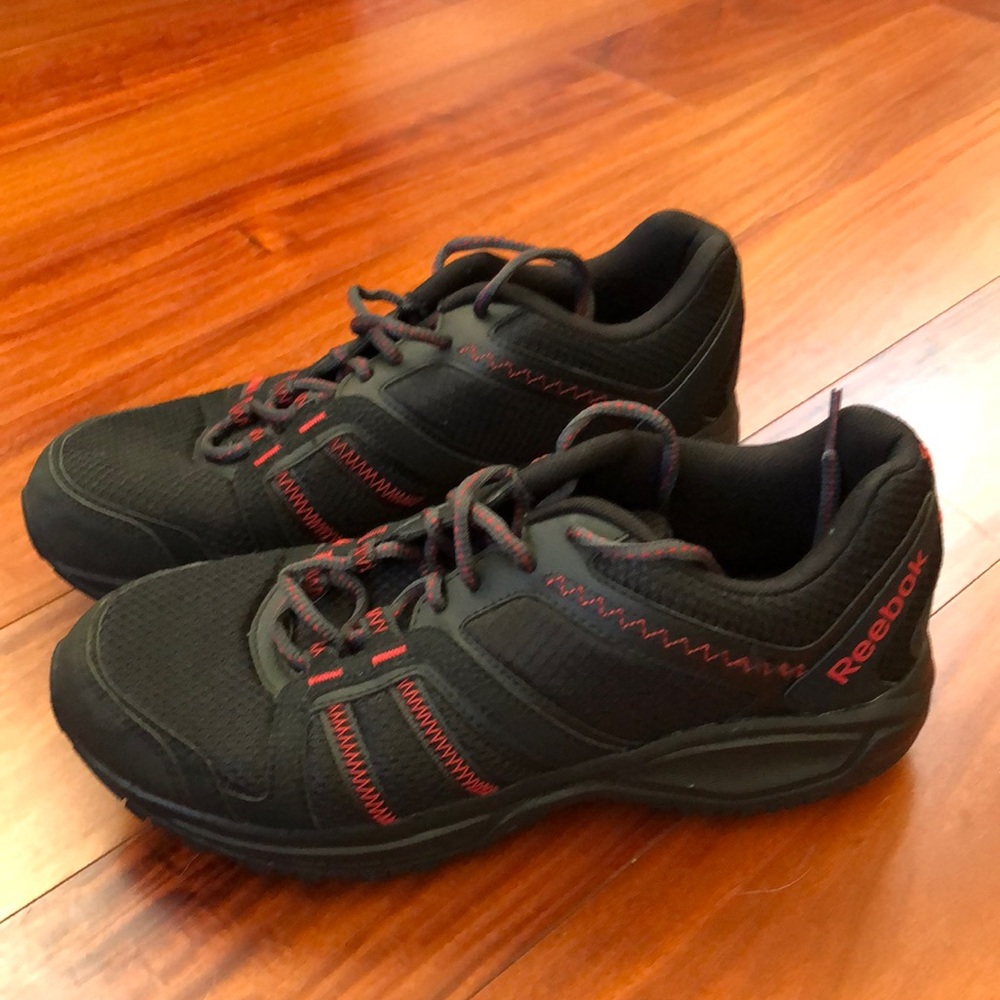 Men’s size 9 Reebok Sneakers